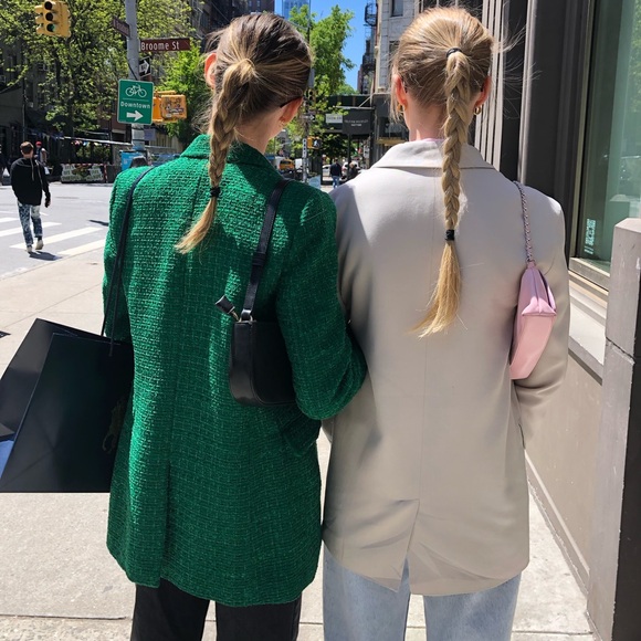 selling this zara blazer 💚 - Picture 3 of 5